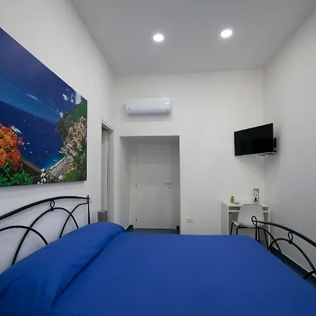 Knight House Νάπολη