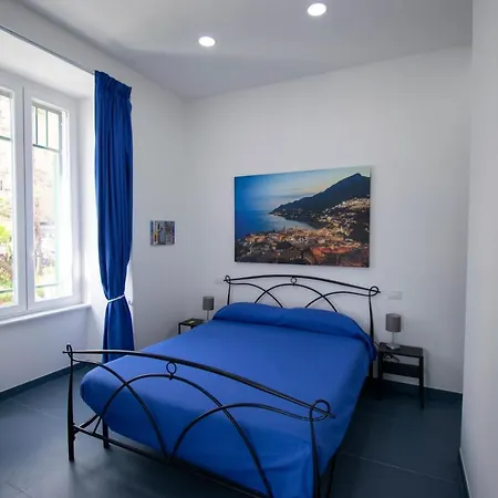 Knight House ゲストハウス ナポリ