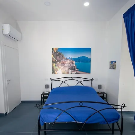 Knight House ゲストハウス 4*